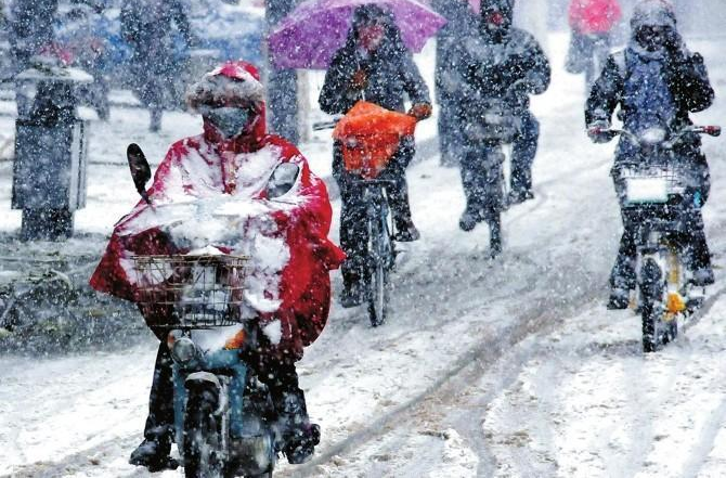 寒潮、大雾、大风、沙尘暴 中央气象台四预警齐发