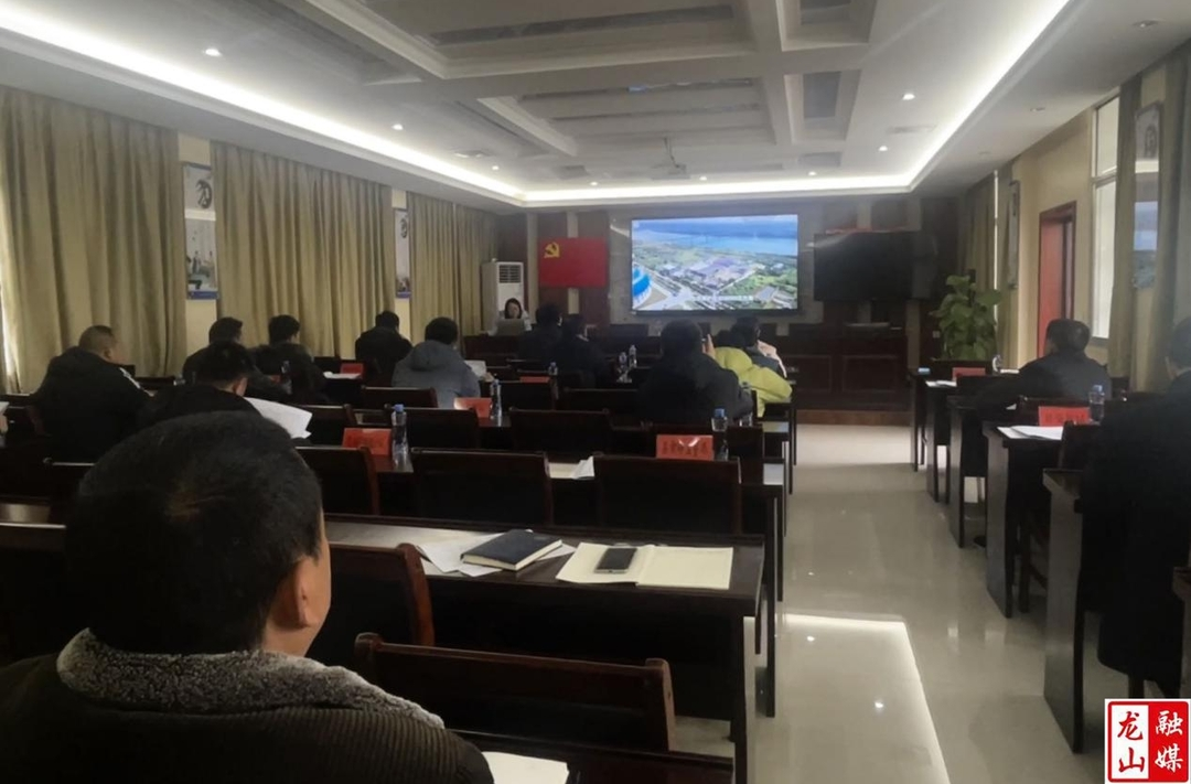 县生环委办集中观看《2023年长江经济带生态环境警示片》