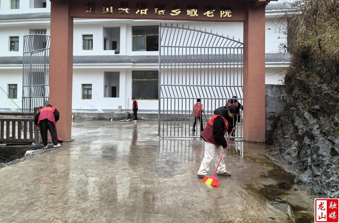 洛塔乡开展学雷锋志愿者活动