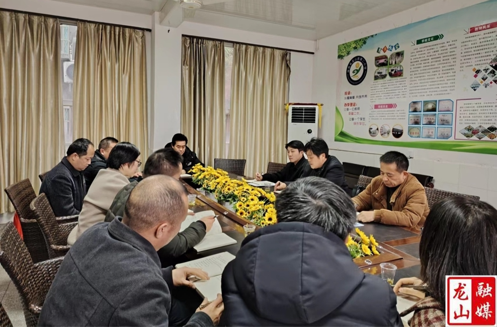 州教体局到第二小学检查指导开学工作