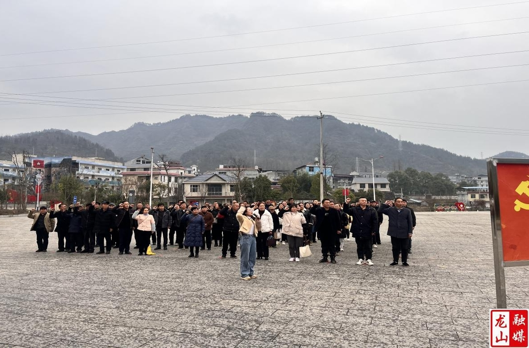 茨岩塘镇党员冬春训开展革命传统教育