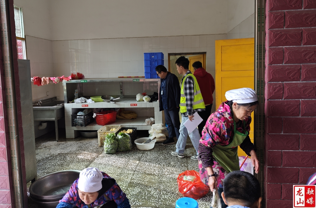 内溪乡开展校园食品安全排查整治行动