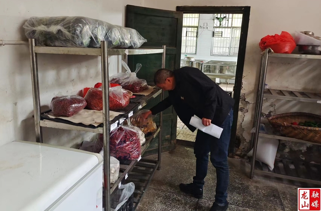 苗儿滩镇积极开展校园食品安全检查工作