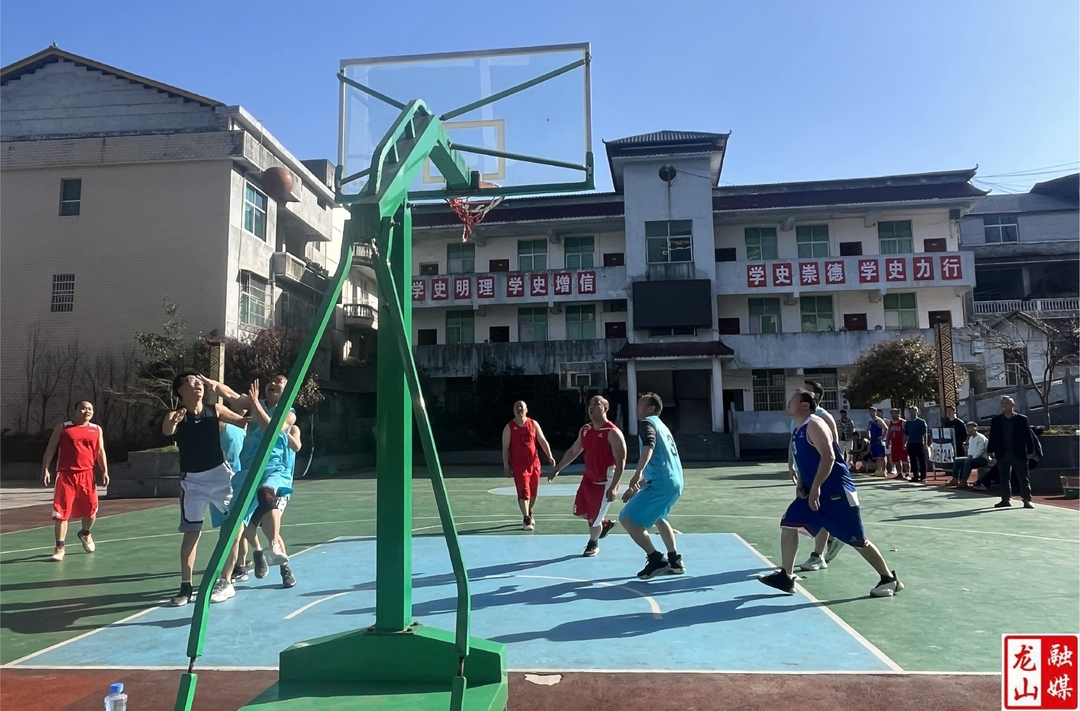 大安乡、水田坝镇政府举行篮球友谊赛