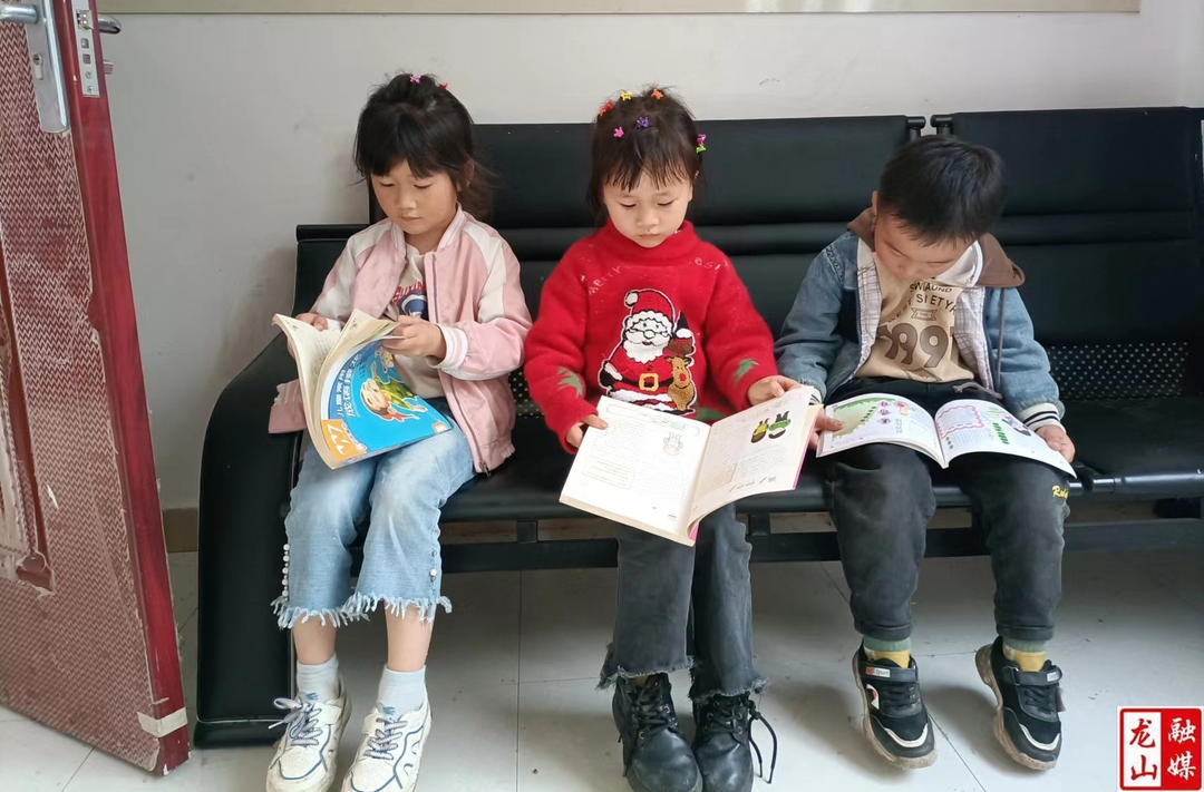 兴隆街道开展“全民读书日”活动