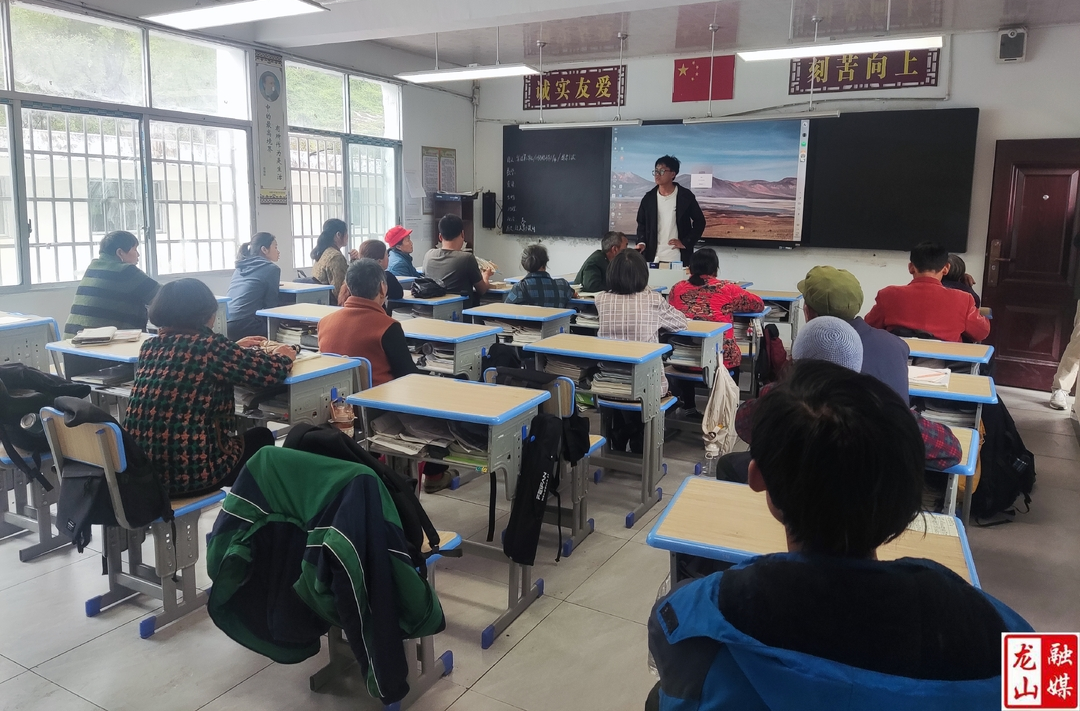 洛塔乡召开“利剑护蕾·雷霆行动”法治讲座