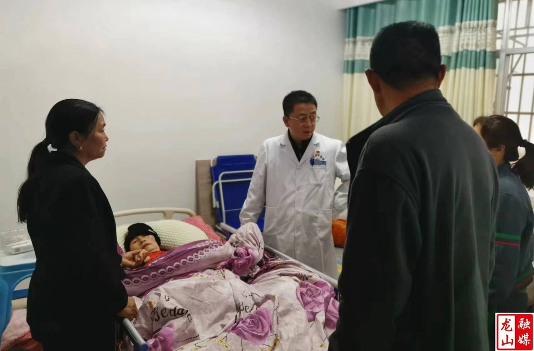 县残联：办证服务送上门 便利群众暖人心