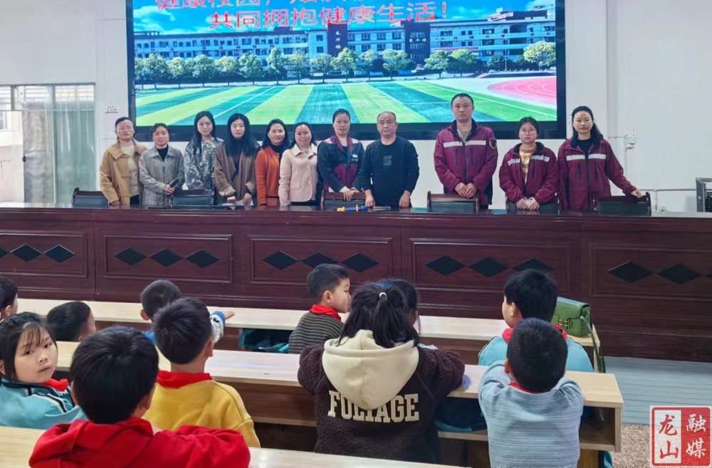 县疾控中心开展爱国卫生月系列活动