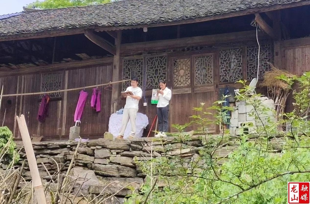 水田坝镇开展5月建设美丽湘西工作