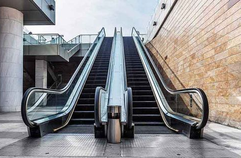 多地不再提倡乘扶梯“左行右立”！专家解读→