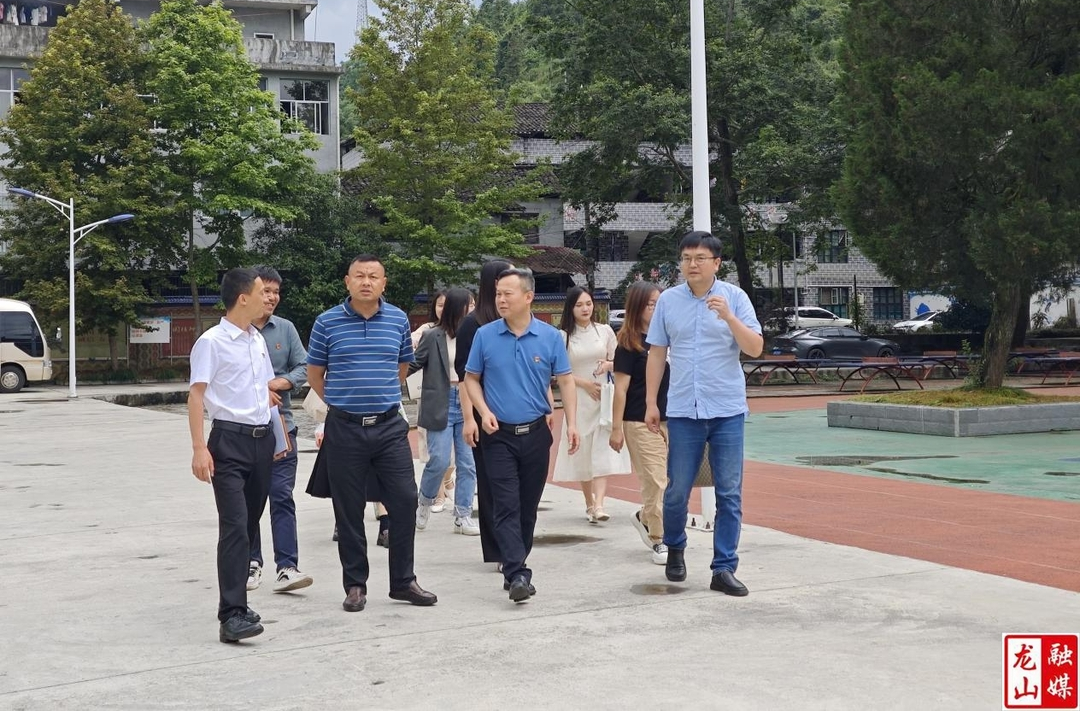 ​驿路梨花处处开 雷锋精神代代传