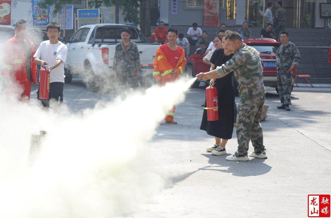 咱果乡开展森林防火应急避险演练