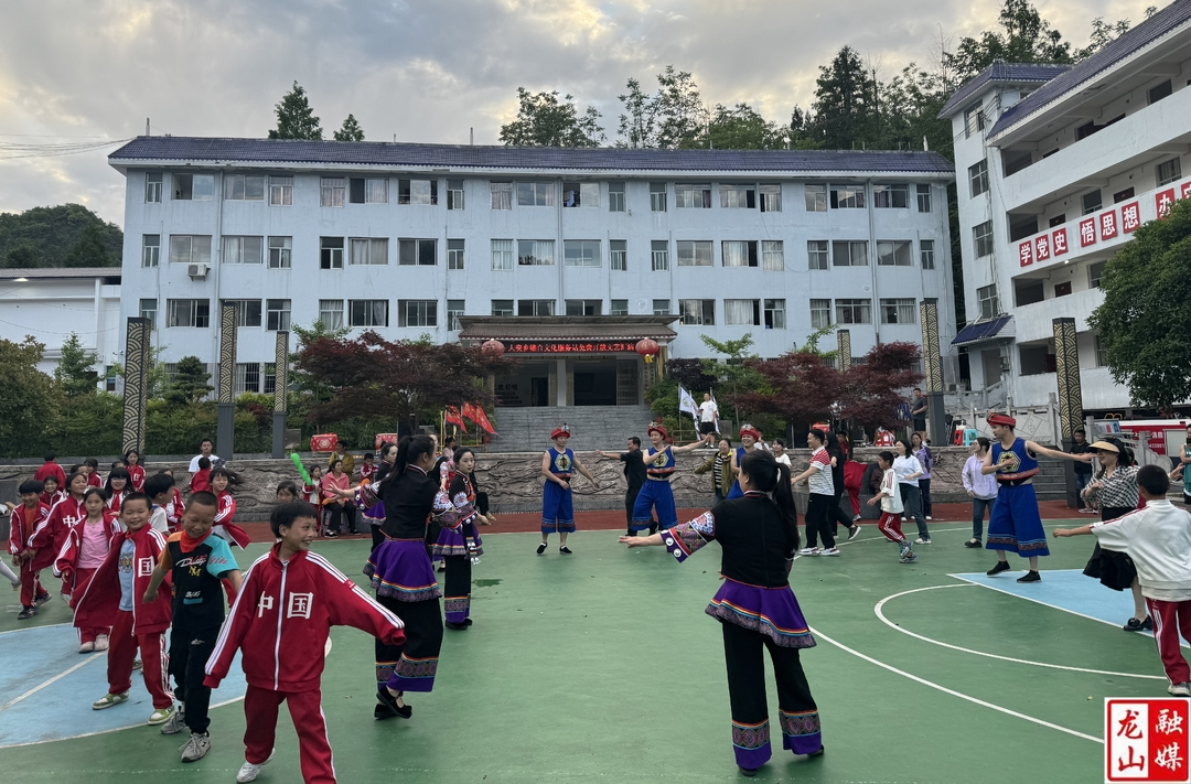 惠民演出点亮大安乡