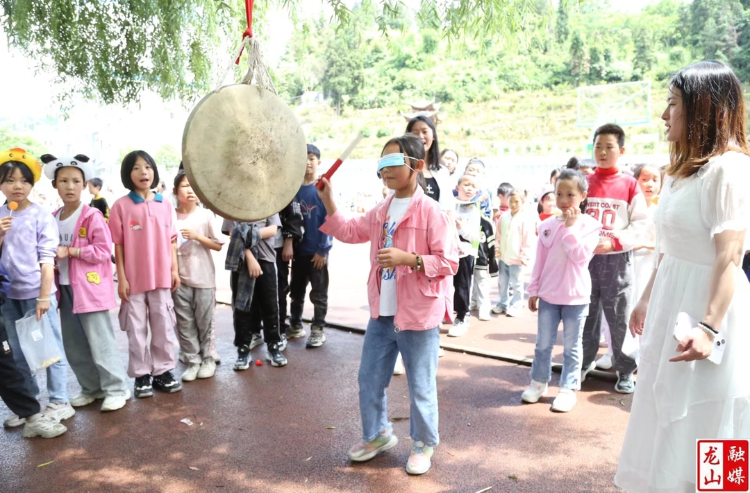 桂塘镇九年制学校开展庆祝“六·一”儿童节游园活动