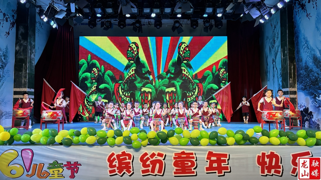 县平安幼儿园开展六一文艺汇演