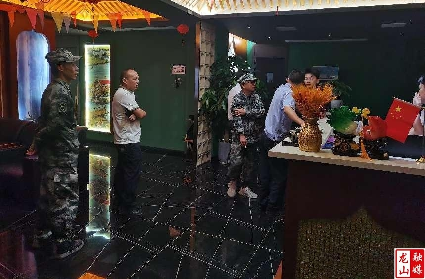 华塘街道华新社区开展高考护航行动