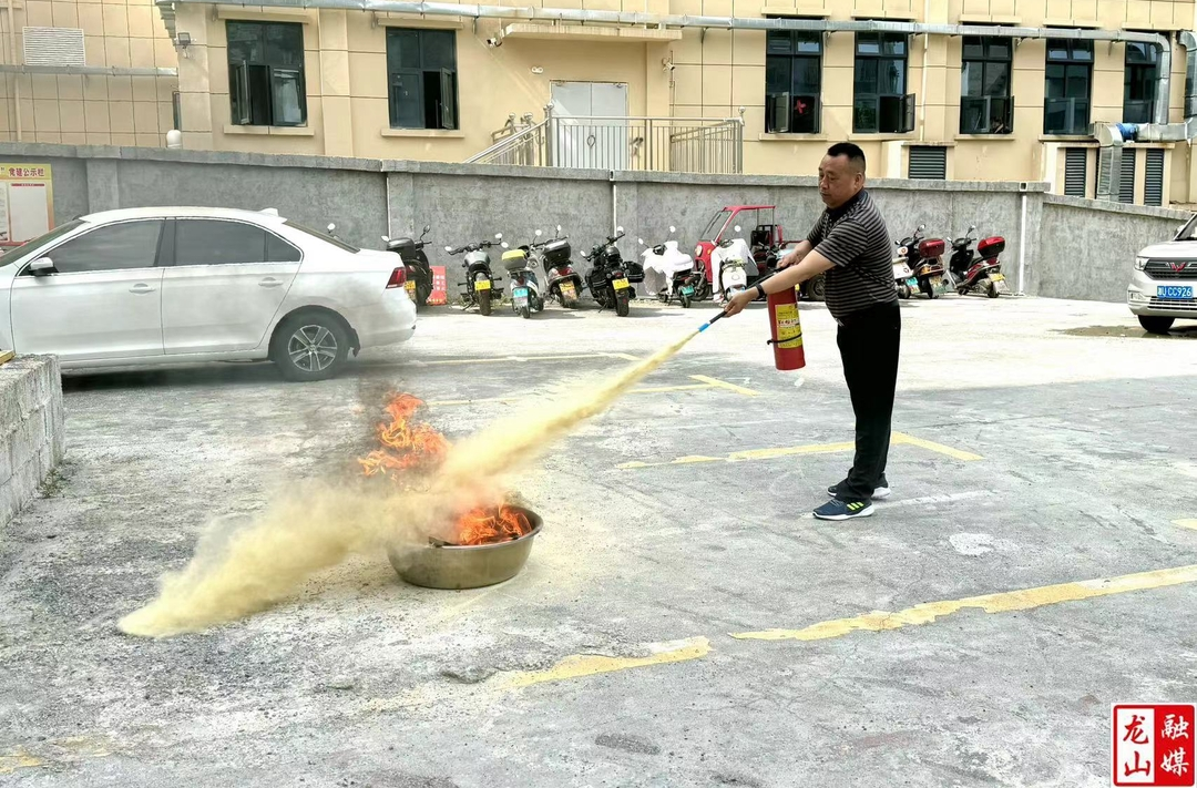 县救助管理站开展消防安全培训及应急演练