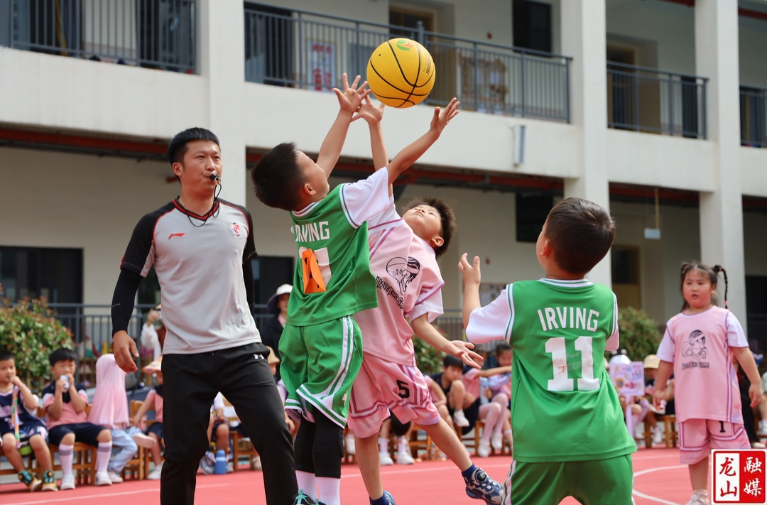 第一幼儿园：“球”动童心  迎“篮”而上