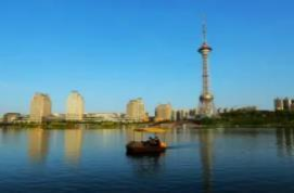 今晚湘江洪峰过境接近警戒水位