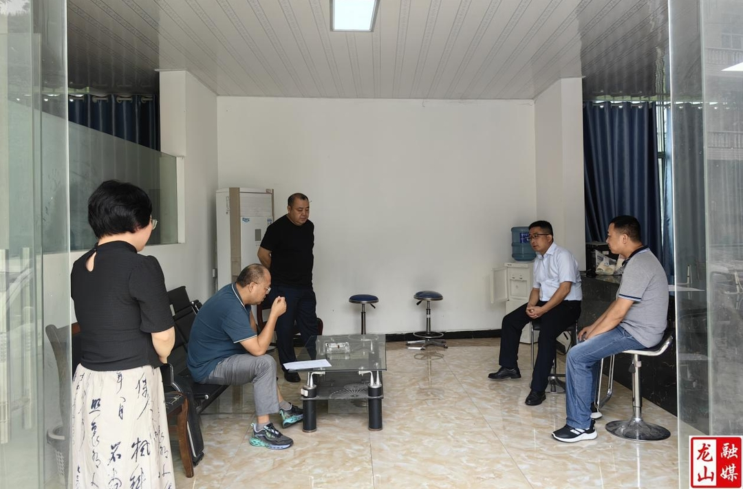 州市场监督管理局一行来龙山调研指导百合产业发展