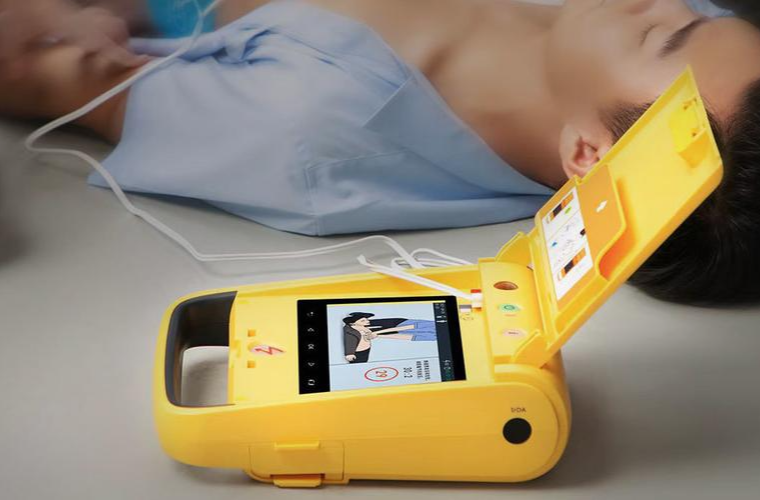 突发心脏骤停该如何急救？