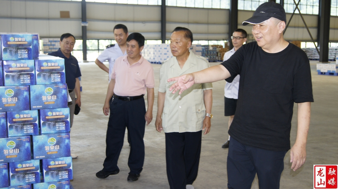 龙山税务：彰显“银发”力量 助力企业发展