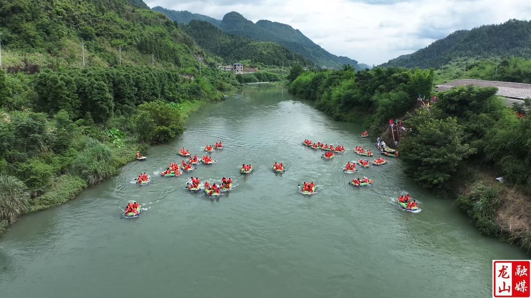 暑期避暑游持续升温 龙山县惹巴拉景区受热捧