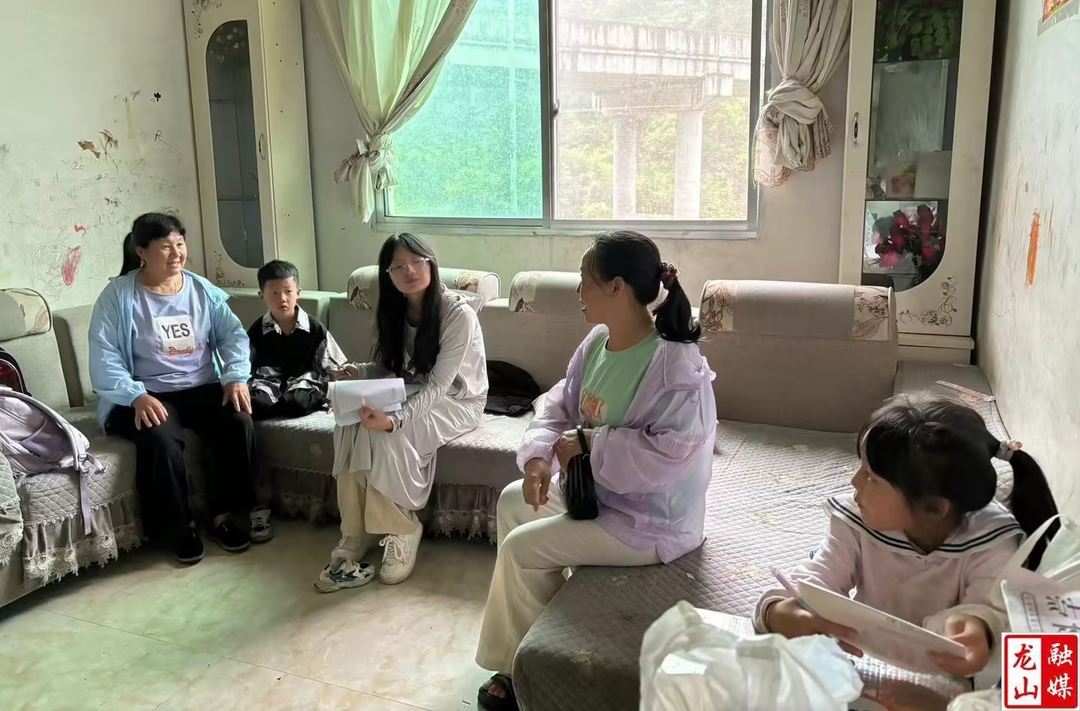 咱果乡九年制学校开展暑期“万师访万家”全员大走访活动