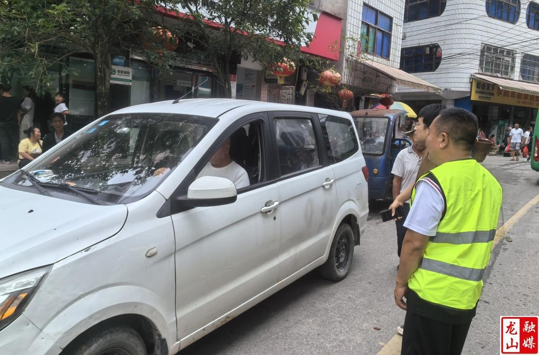 洛塔乡开展交通安全执法行动