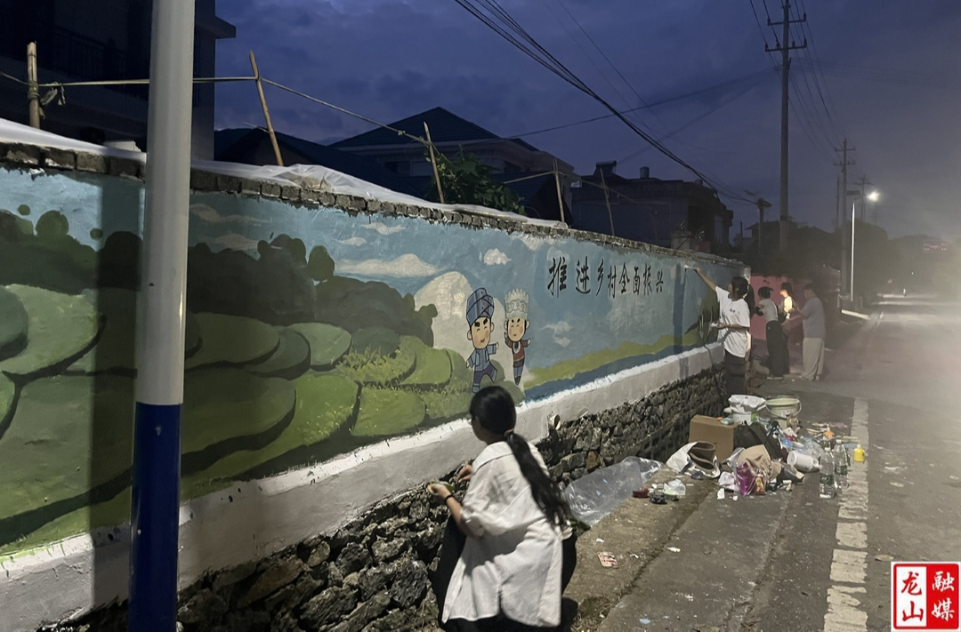 长沙理工大学志愿服务队为农车镇添彩