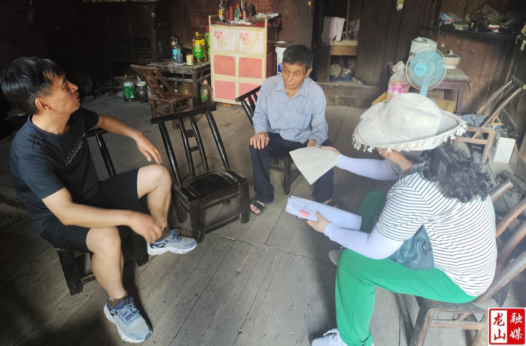 水田中学开展“万师访万家”活动