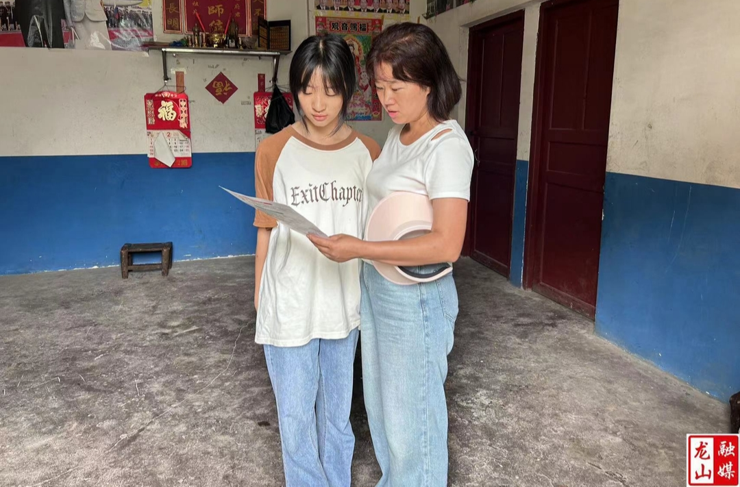 洛塔乡开展“加油木兰”项目入户宣传活动