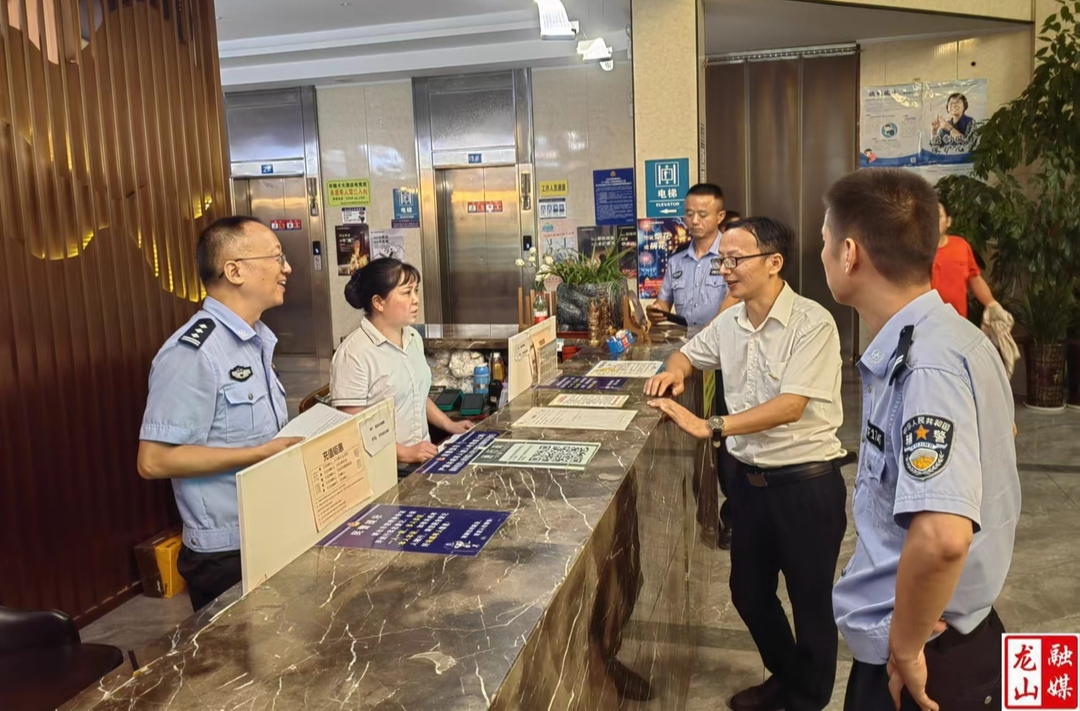 龙山县开展“利剑护蕾·雷霆行动”突击执法检查行动