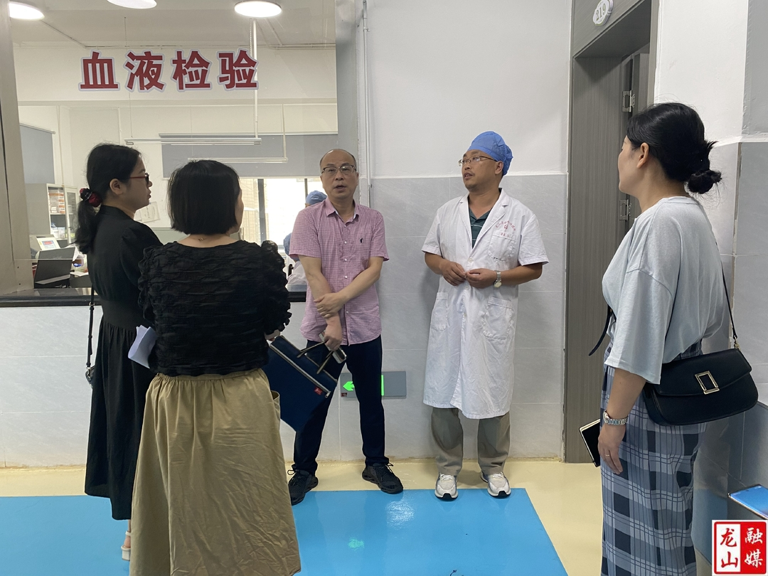 州卫健委督导组一行来县开展实验室生物安全督导检查工作