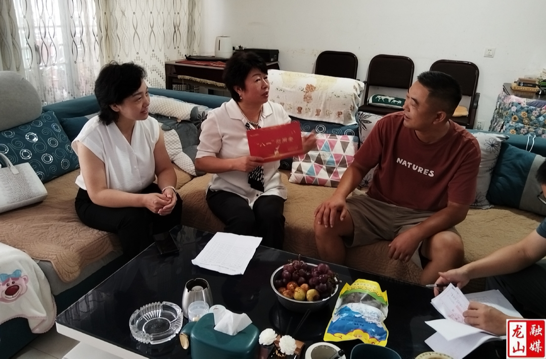 州退役军人事务局一行来县开展“八一”走访慰问活动