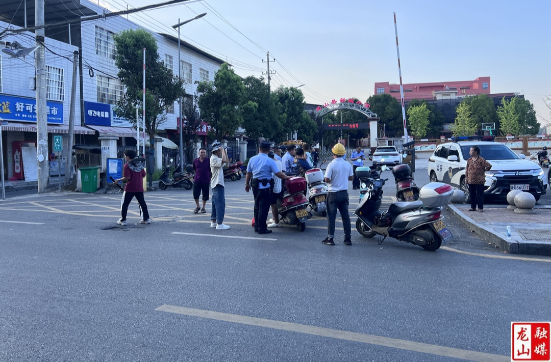 兴隆街道：交通劝导不停歇 守护平安出行路