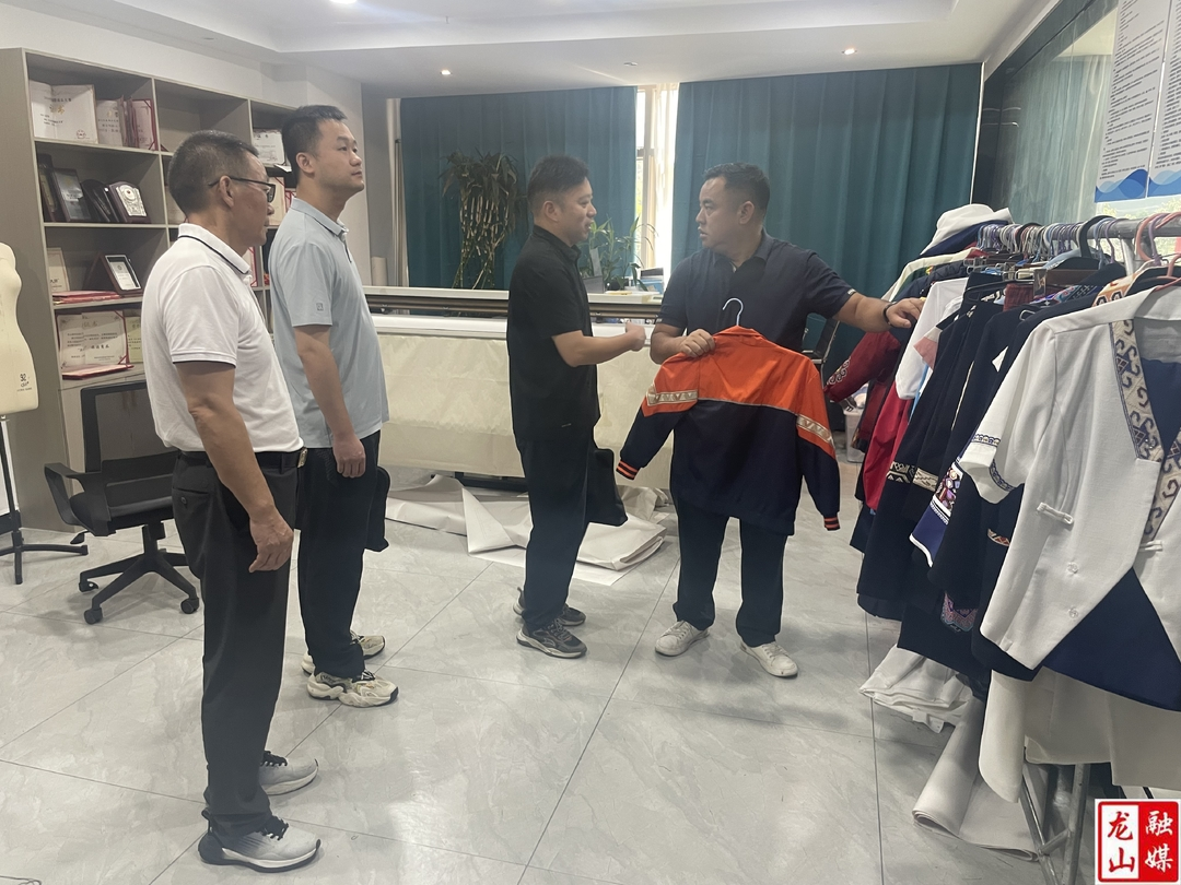 州就业服务中心在龙山县调研劳务品牌认定工作