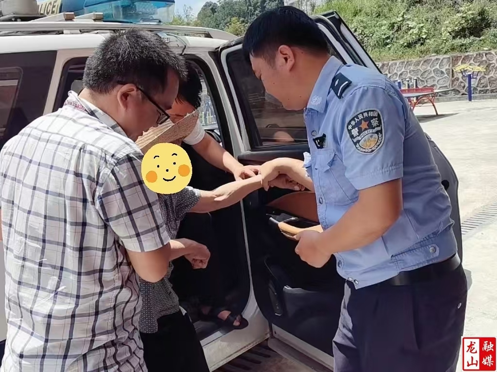 耄耋老人“离院出走” 警民合力将其平安送回