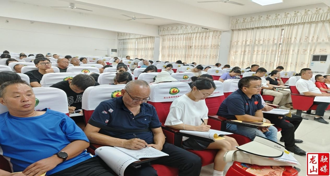 5000多名教师暑期培训 学习生活两不误