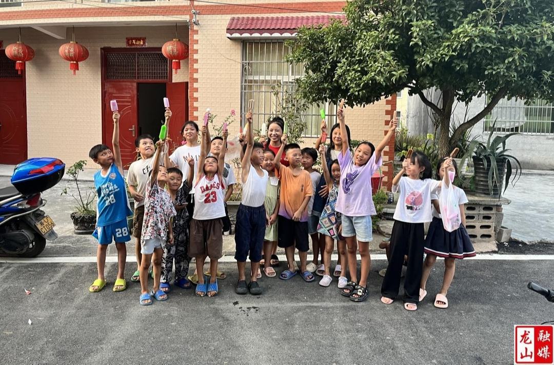 华塘街道皇仓社区童伴妈妈开展走访活动 传递温暖与关爱