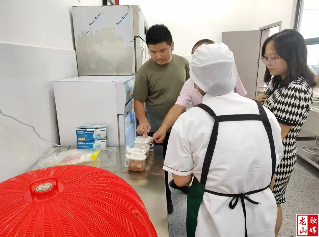 茨岩塘镇开展校园安全大检查