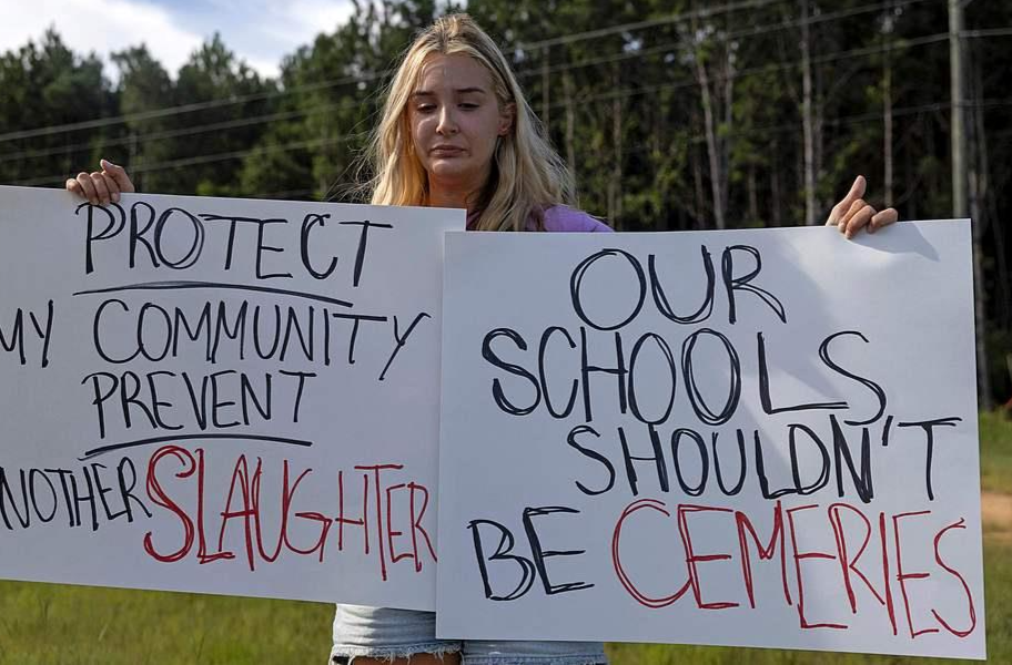 美校园枪击案枪手只有14岁 今年涉枪死亡人数已超万人