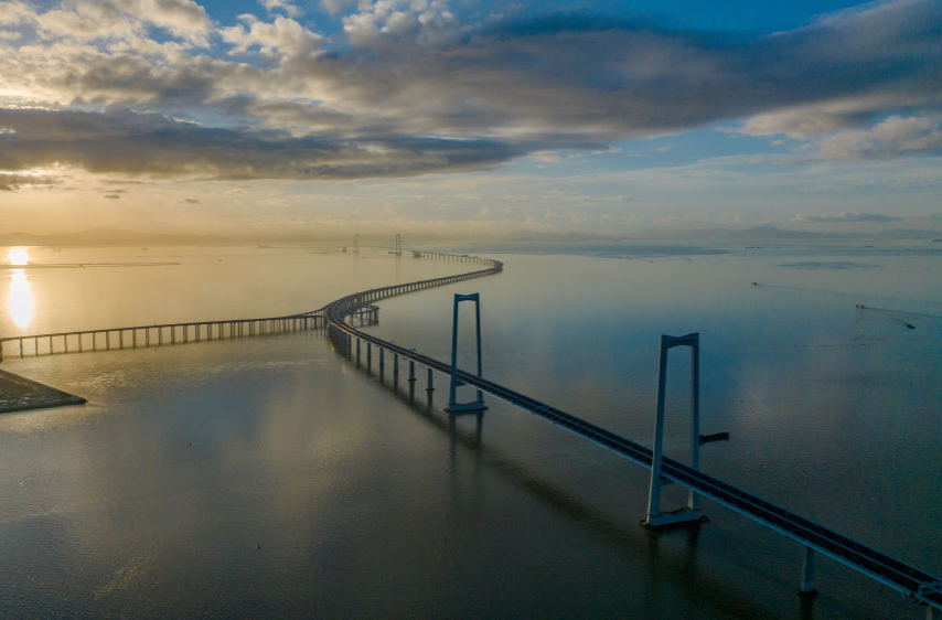 奋进强国路 阔步新征程｜总量连上台阶 结构优化升级——新中国成立75周年经济发展成就综述