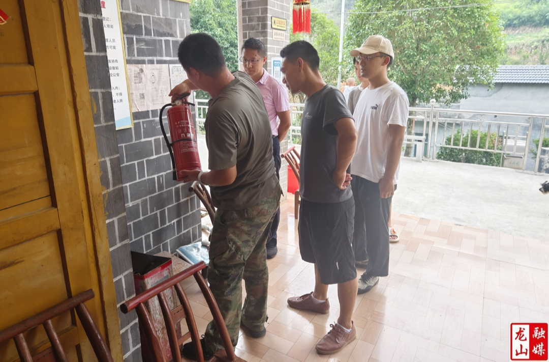 咱果乡开展节前安全隐患检查