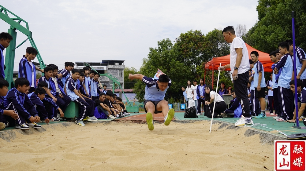 县技工学校举行2024年秋季田径运动会