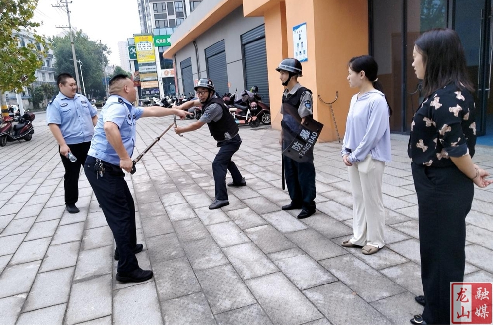 第二幼儿园开展反恐防暴、消防安全知识培训