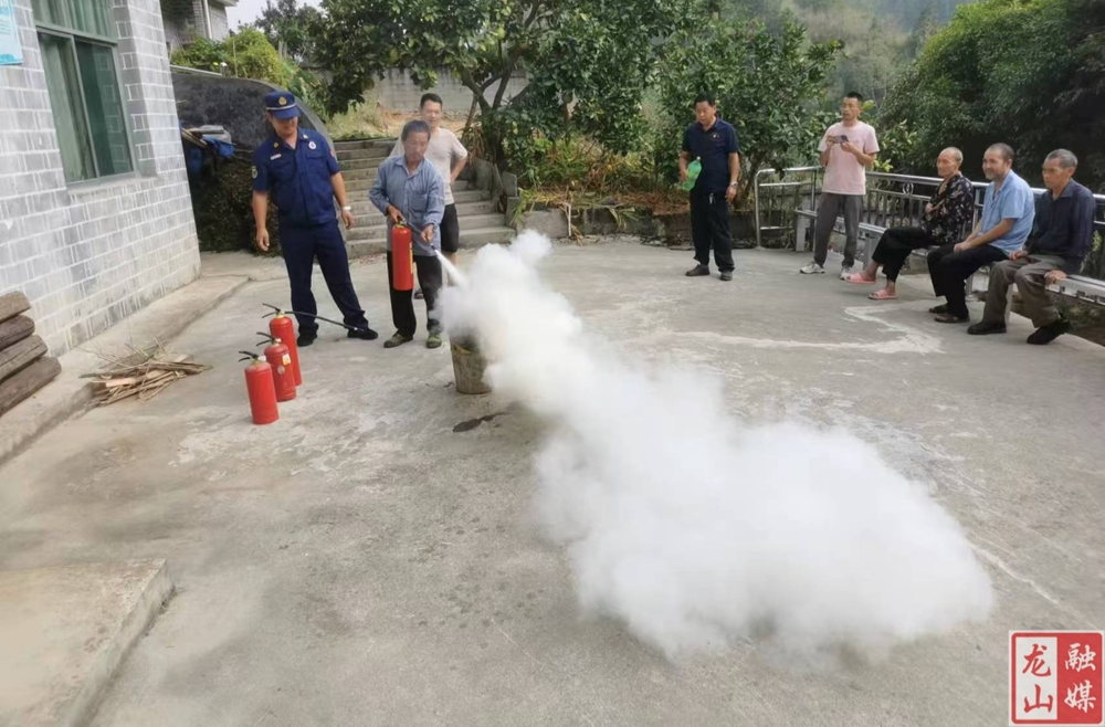 咱果乡开展国庆节前敬老院消防安全应急演练