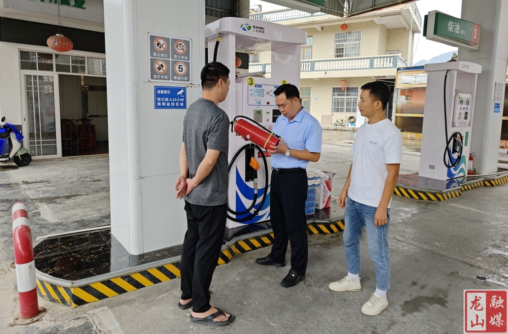 召市镇开展国庆节前安全生产大检查