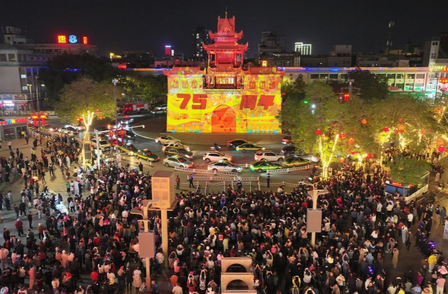 不断刷新的出行、文旅、消费数据，这就是中国！