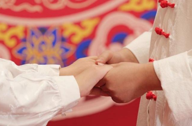 刚刚过去的国庆“嫁”期 年轻人在结一种很实在的婚